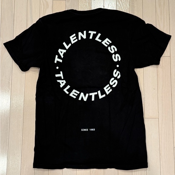 Talentless Tee Men’s Circle Logo - Picture 4 of 5
